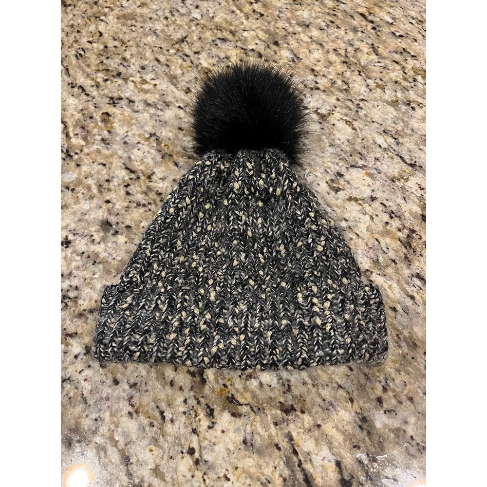 Express Gray & black Cable Knit Wool Blend Winter Hat Pom Pom retail $28 Gorgeou